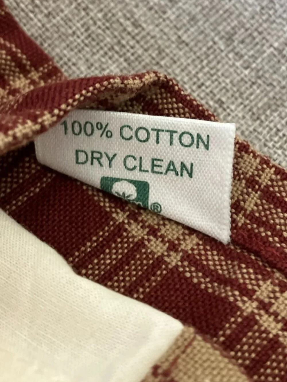 Sturbridge Point Valance in Wine Plaid/Stripe 72x15 Lined, New, Still in Package
